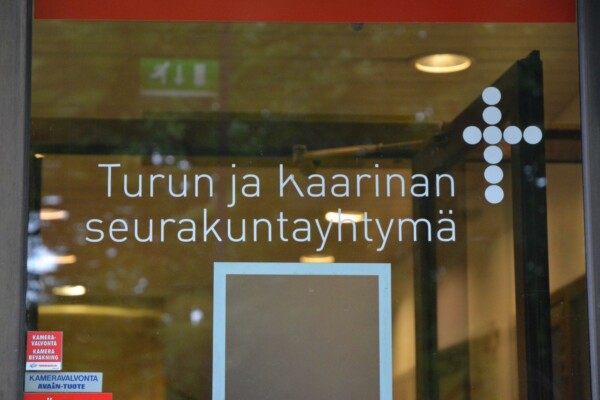 en glasdörr