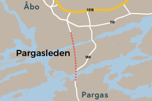 karta med röd prickad väg utmärkt