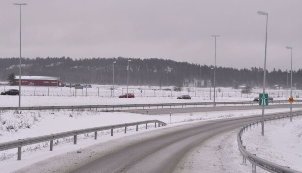 motorväg i snödis