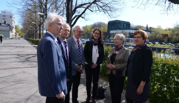 Sex medlemmar från äldrerådet på bild.