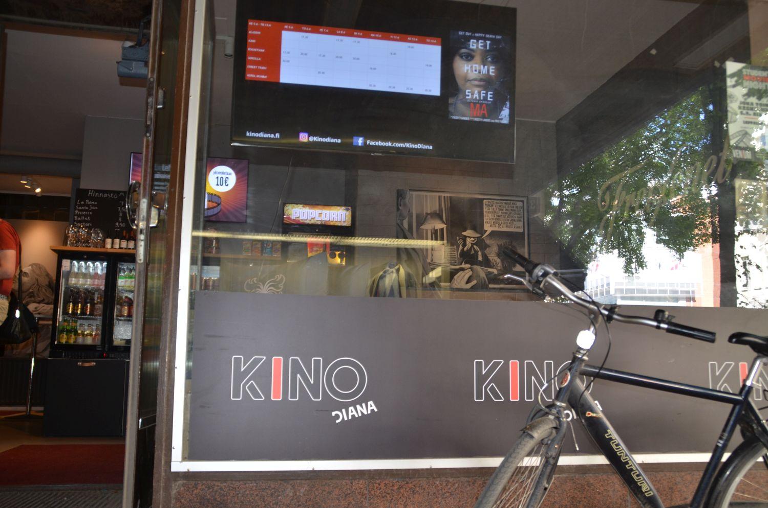 Biografen Kino Dianas fasad på Humlegårdsgatan i Åbo.