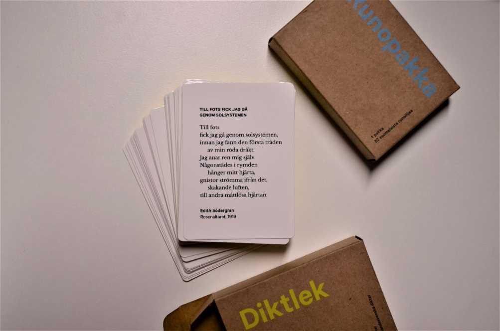 Kortlek med dikter.