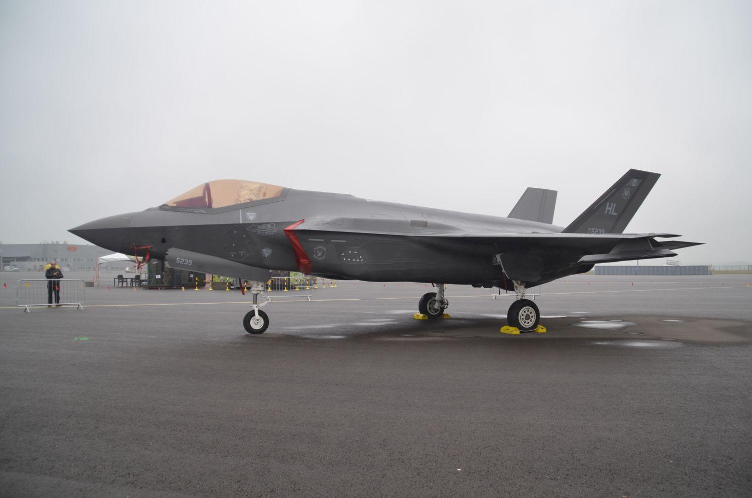 Ett amerikansk Lockheed Martin F-35 jaktflygplan på Turku airshow i Finland