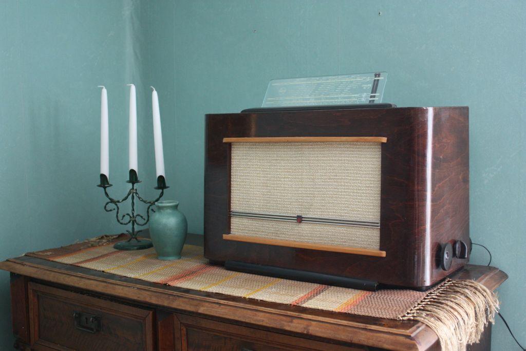 gammal radioapparat