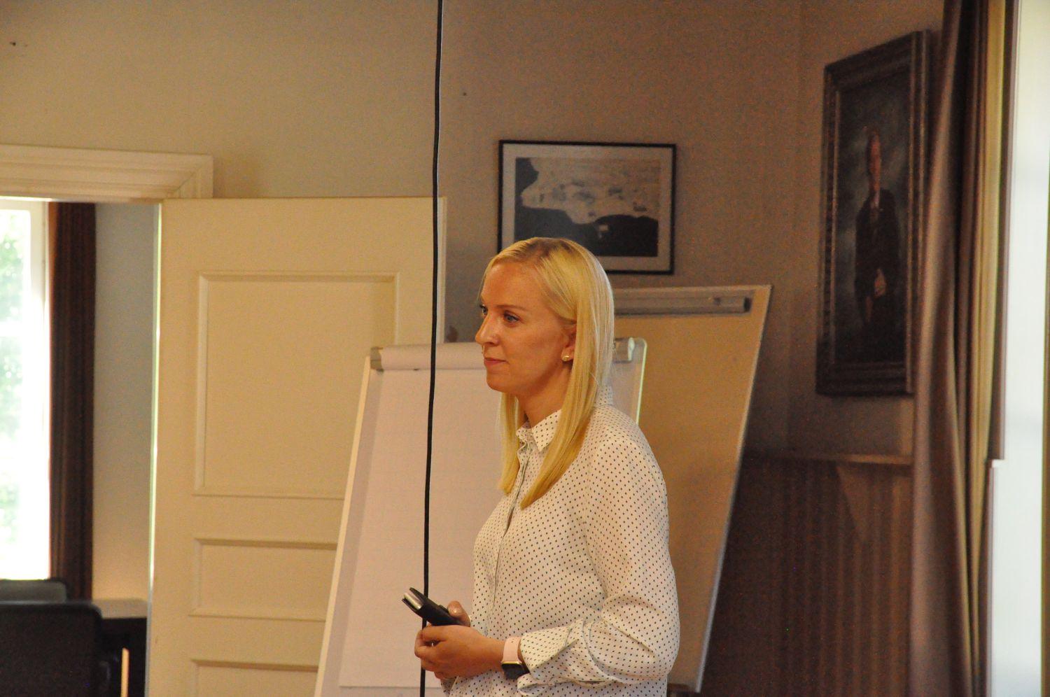 Sandra Bergqvist håller presentation