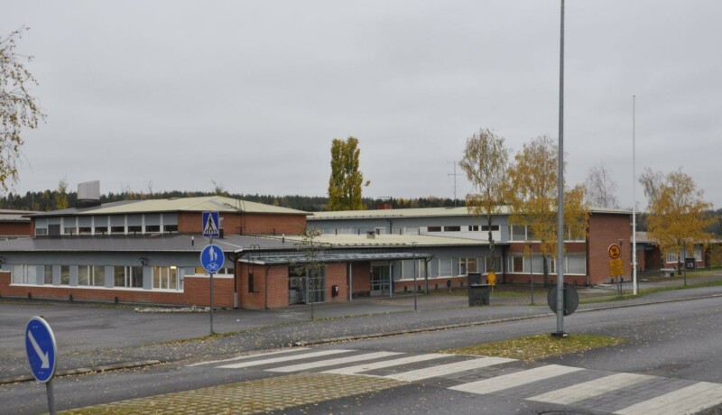 låg skolbyggnad