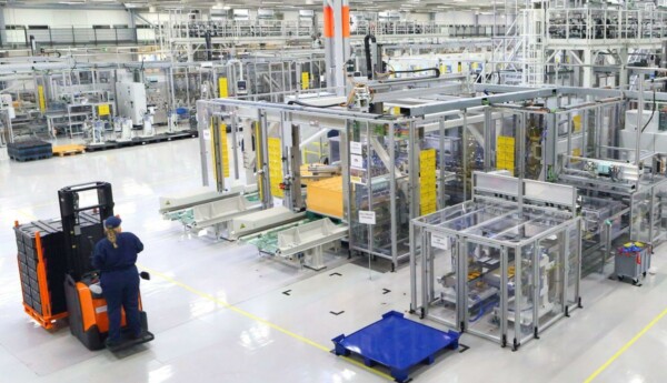 Produktion i en bilfabrik.