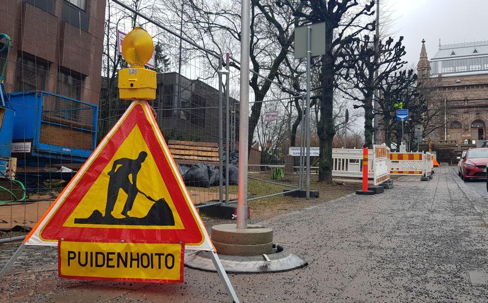 Vägskylt på gata