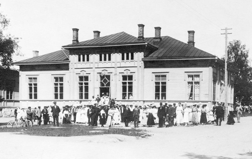 Folksamling på torg