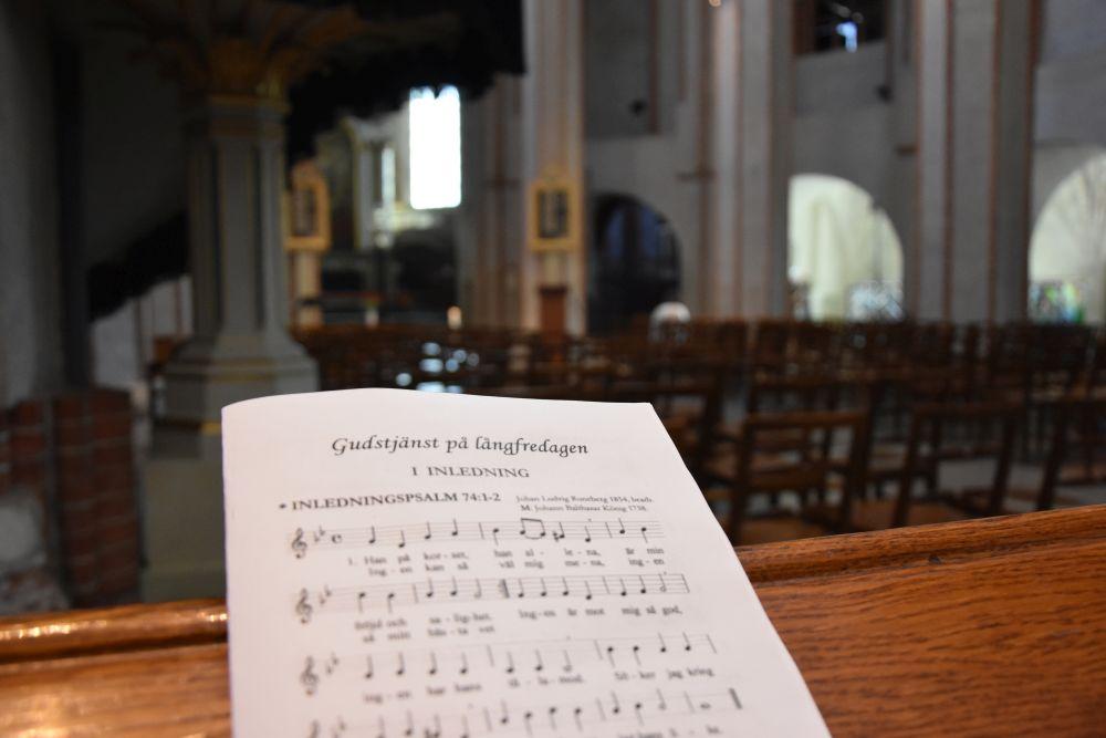 Sångblad med texten "Gudstjänst på långfredagen"