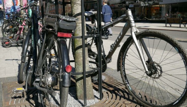 några cyklar på rad