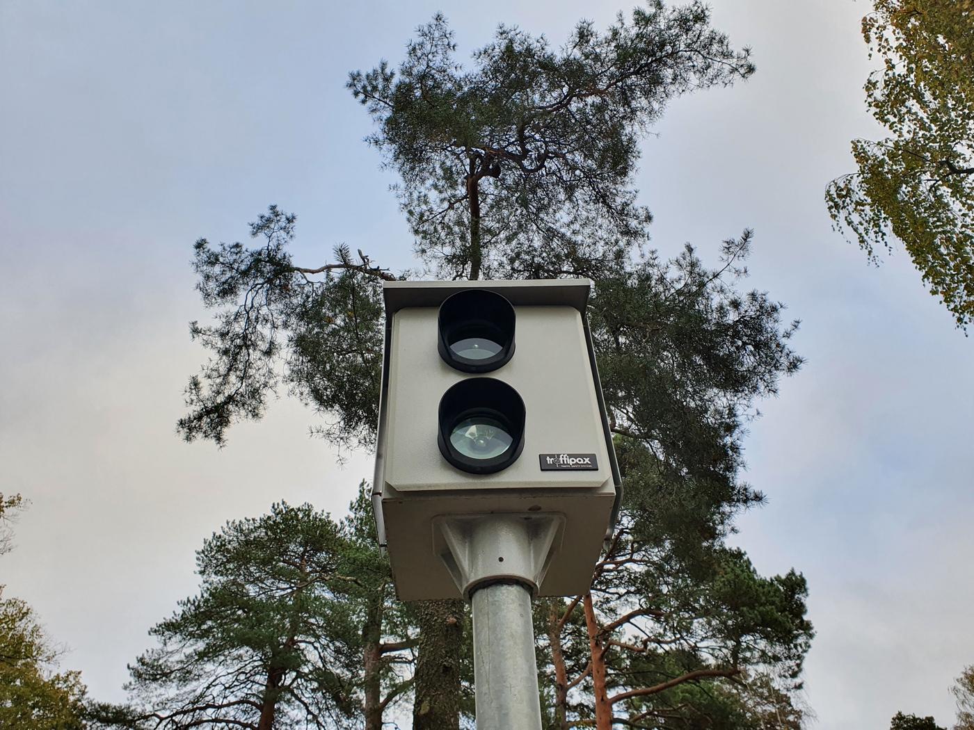 Stolpe med kamera.