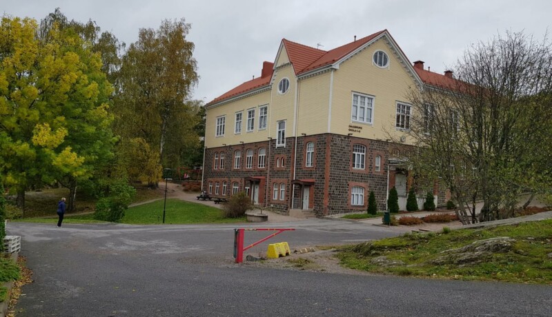 skolhus