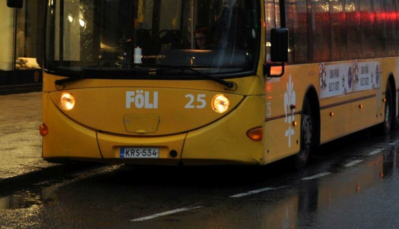 Buss nattetid i stad