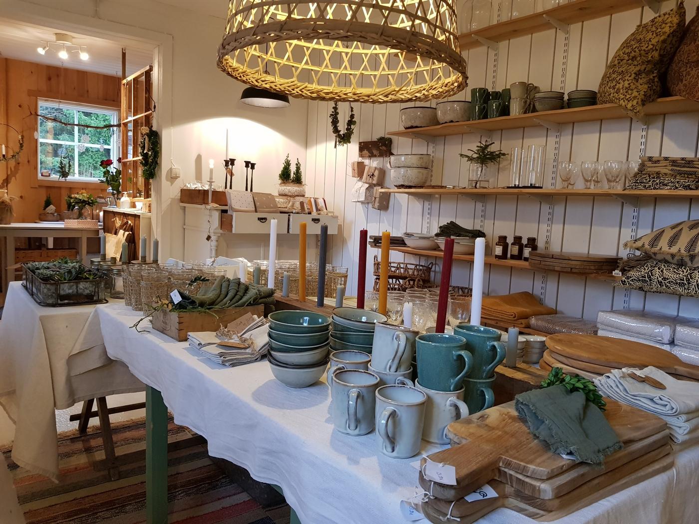 inne i en inredningsbutik
