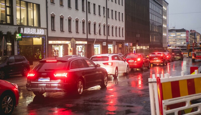 bilkö till parkeringshall