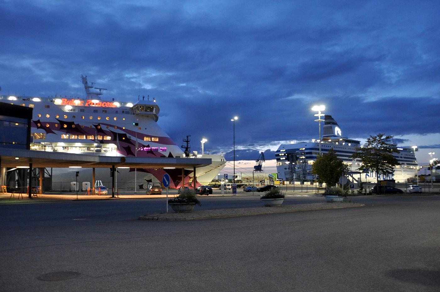 Passagerarfartyg står i Åbo hamn