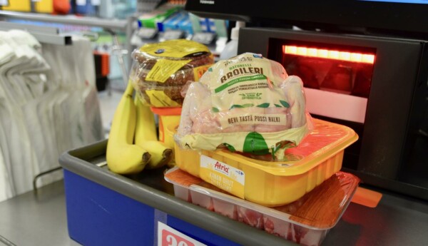 produkter på en självbetjäningskassa