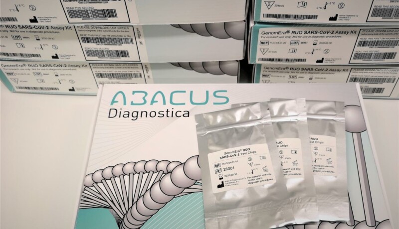 ett kit med coronatest