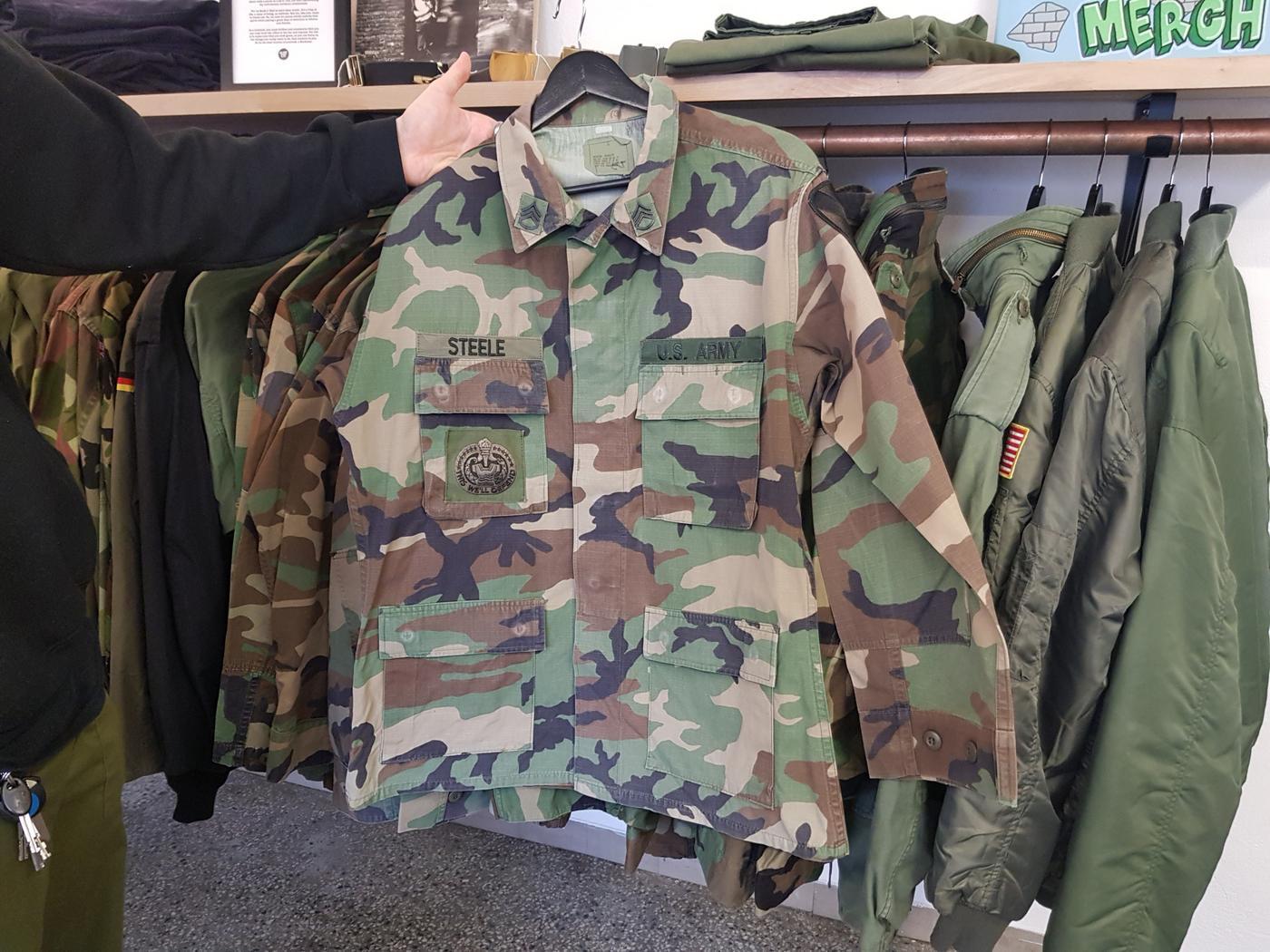 en militärjacka