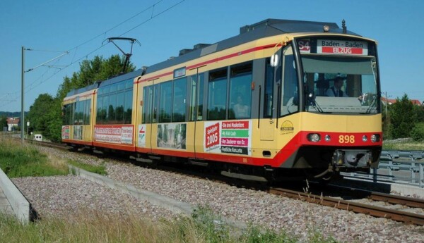 Spårvagn som också fungerar som lokaltåg