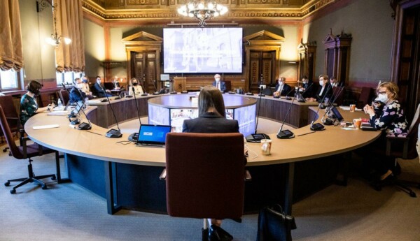 Ministrar i mötesrum