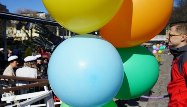 ballonger i olika färger