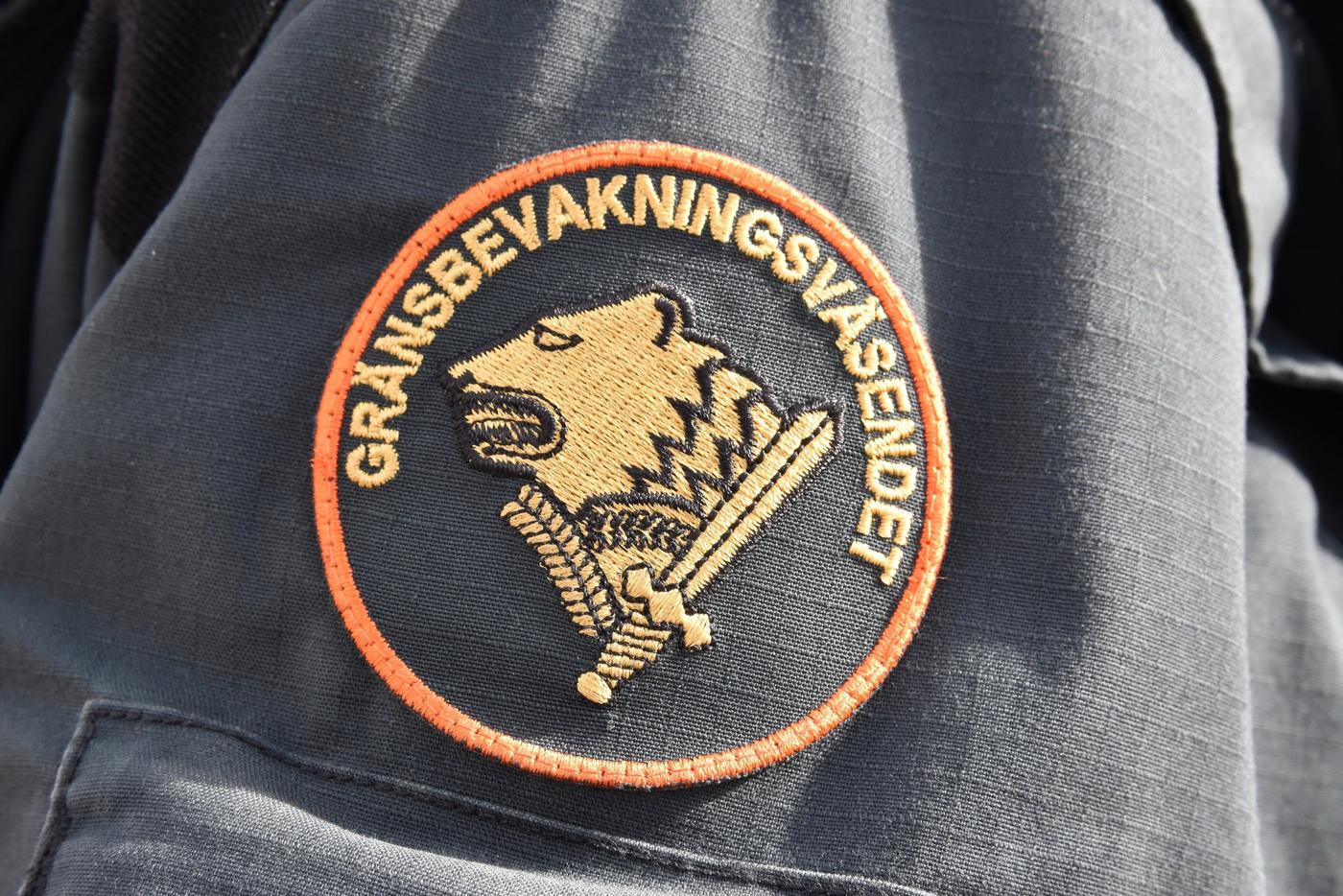 En uniformsärm med texten "Gränsbevakningsväsendet".