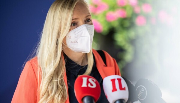 en kvinna intervjuas