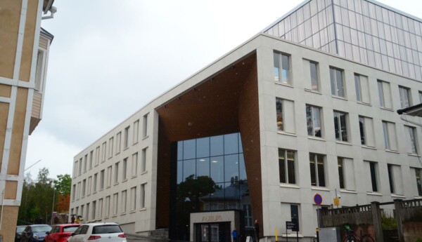 Fasad av studiebyggnaden Aurum