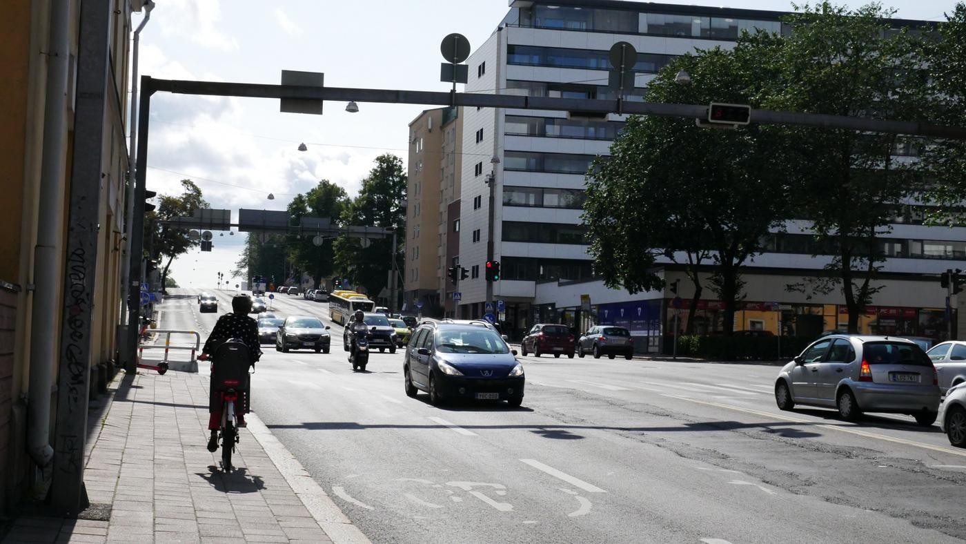 en trafikerad väg