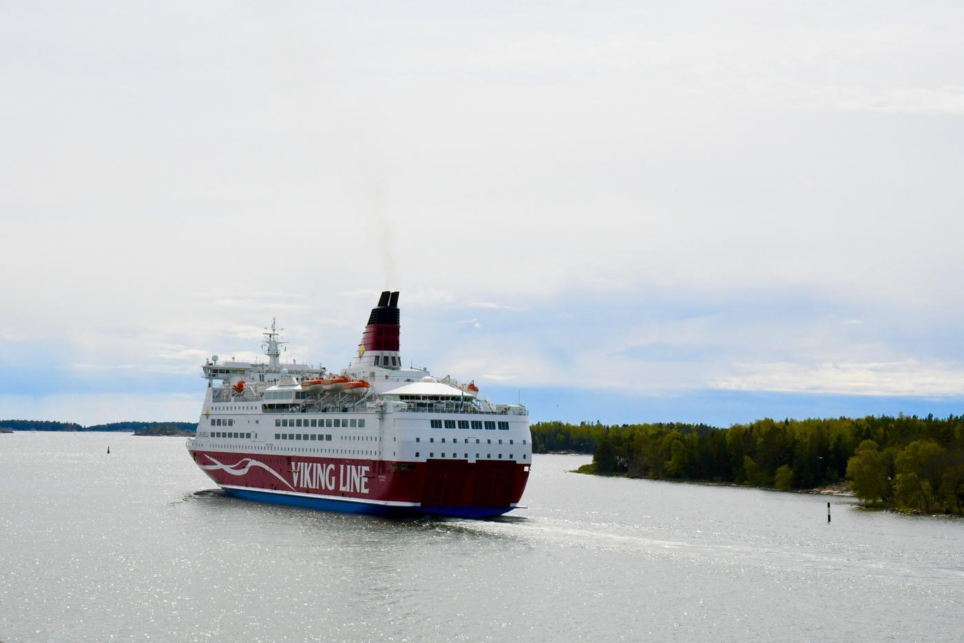 ett passagerarfartyg på havet