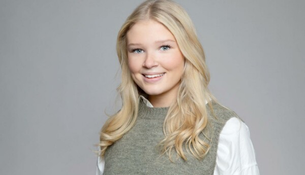 en ung kvinna
