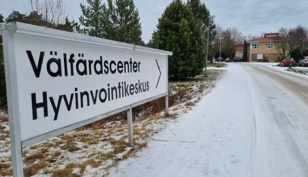 en skylt med texten välfärdscenter