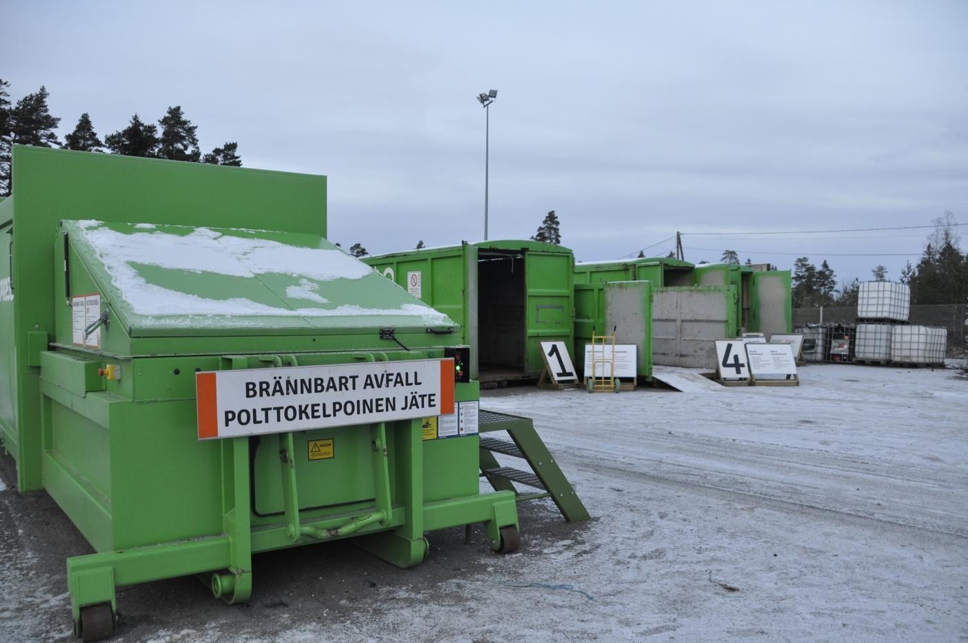 container för brännbart avfall
