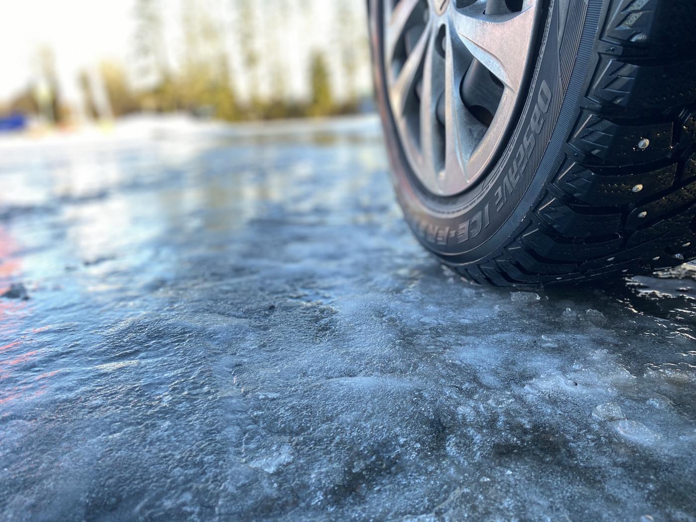 vinterdäck på is