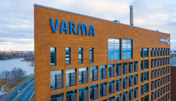 En stor tegelbyggnad