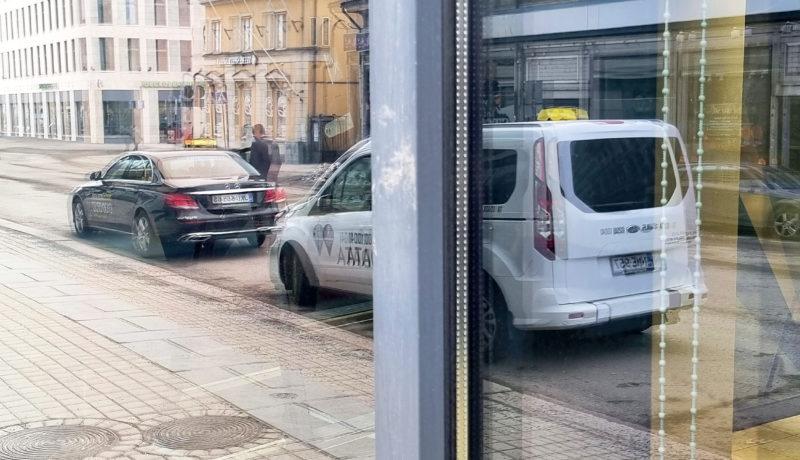 Två taxir