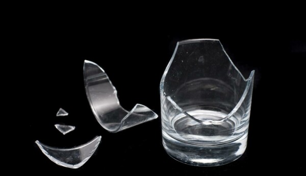 söndrigt glas