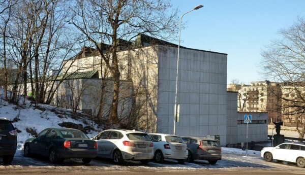 Kantig modern museibyggnad