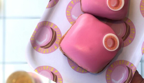 en rosa bakelse