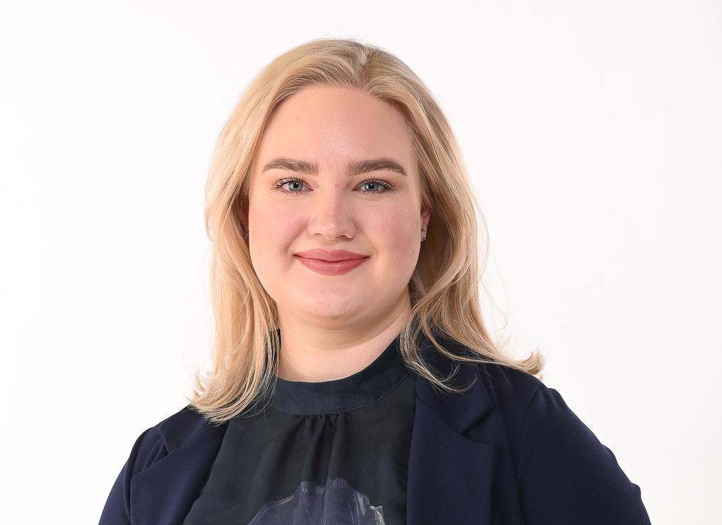 en leende kvinna