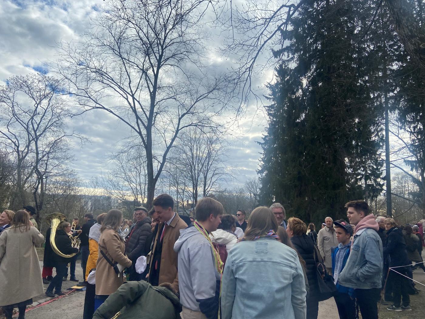 Människor i en park.