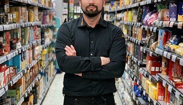 man i butik