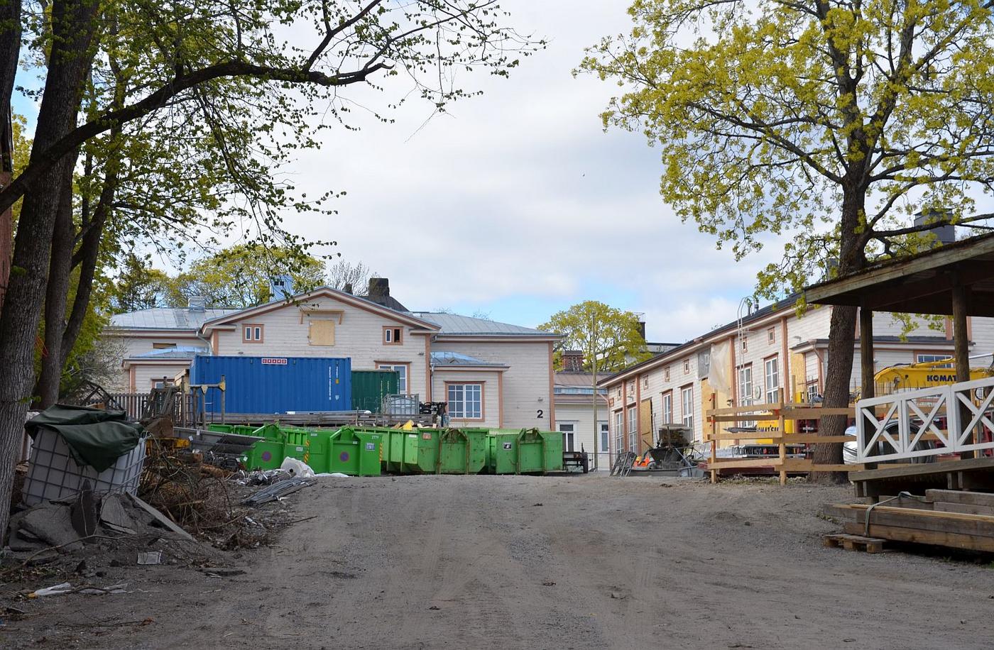 Trähus under reparation
