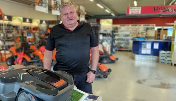 Klaus Sundblom driver företaget Hydro Forest. Här i butiken i Ekenäs.