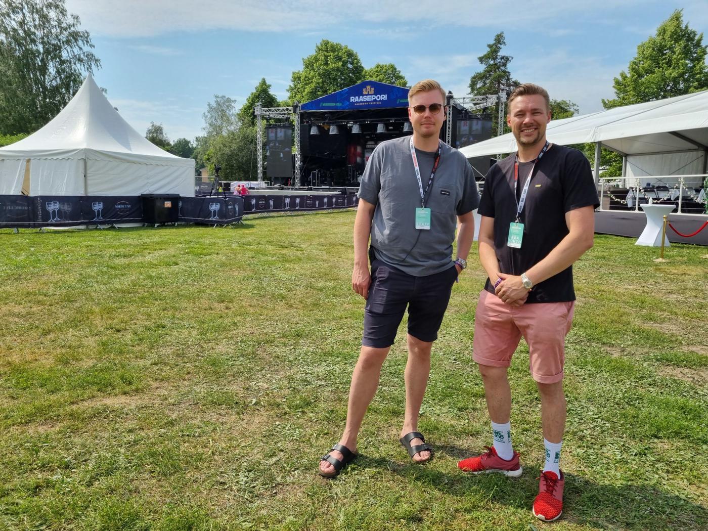 Matias Rosström och Ari Myllyniemi på Nordic Live Productions har tillsammans komponerat det tvåspråkiga artistutbudet.