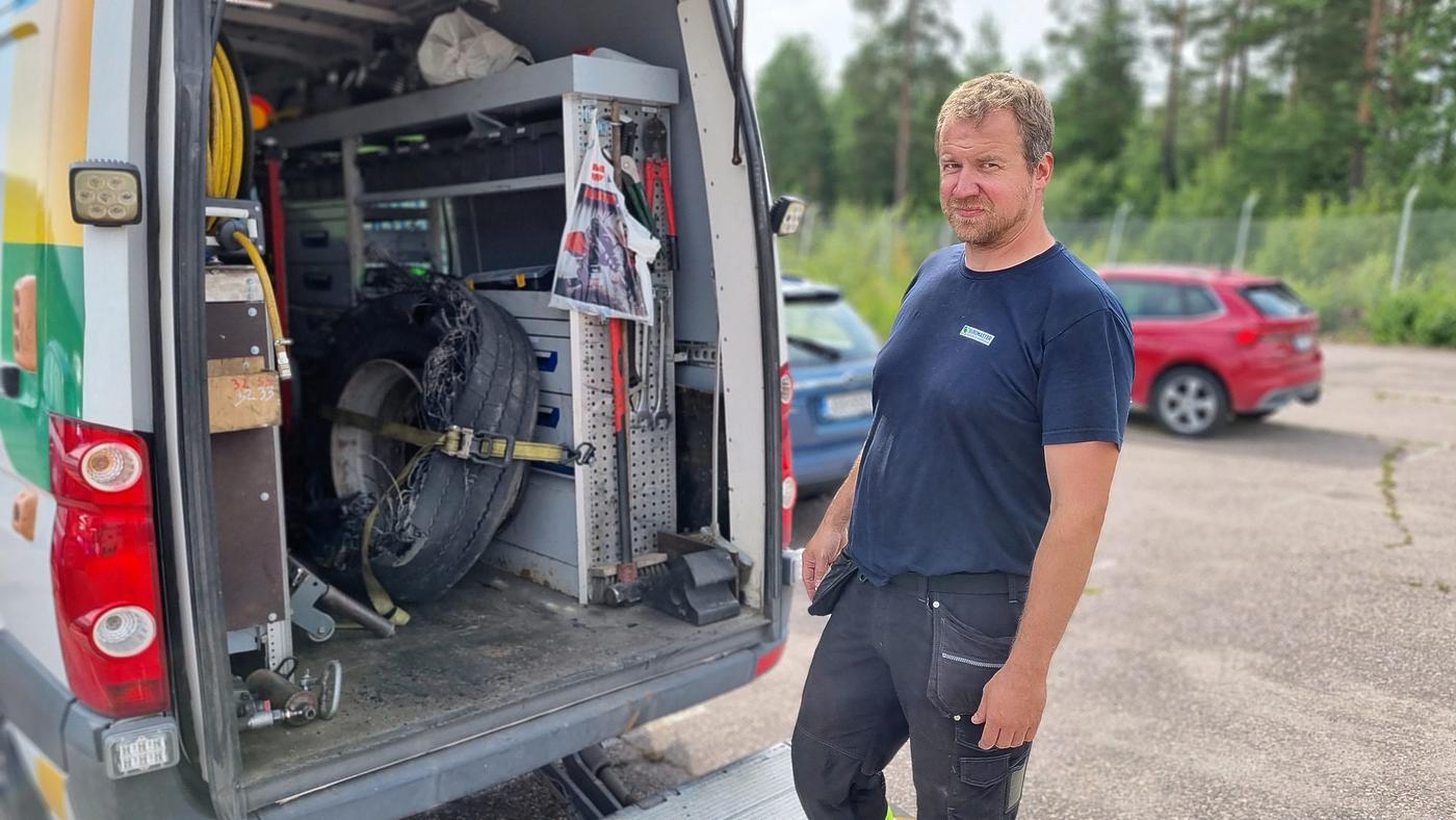 Mats Holmström och trasigt däck.