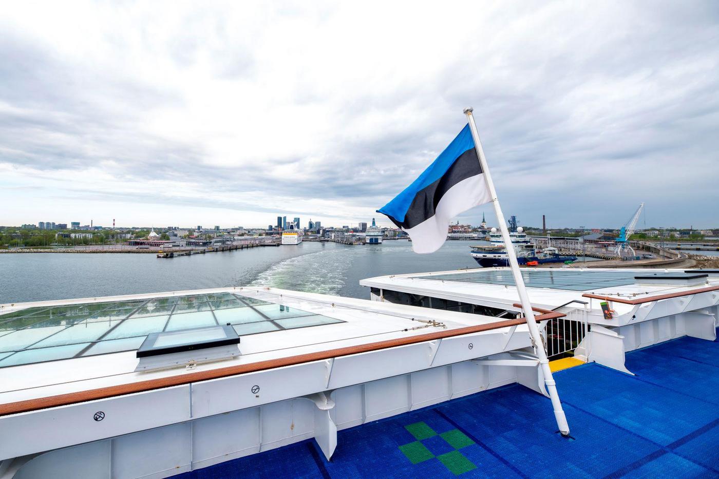 flagga och båt