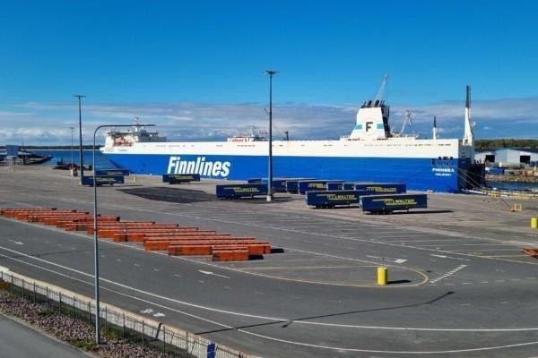 Finnlines fartyg i Västra hamnen